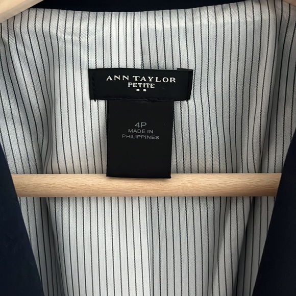NWOT- Ann Taylor Navy Suit Jacket Blazer - Picture 3 of 6